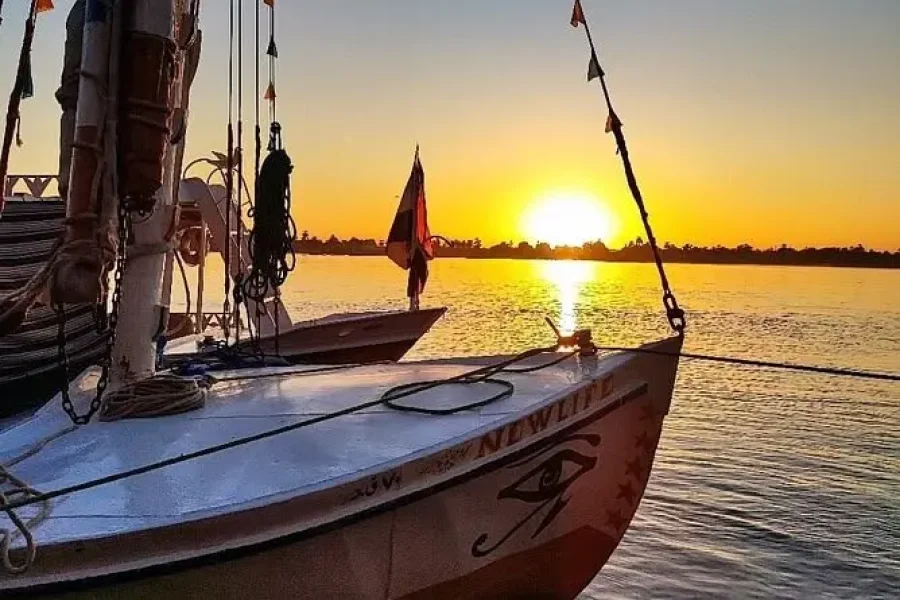 Hurghada 3 Islands, Dolphins & Snorkeling Yacht Trip with Lunch